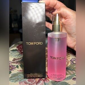 💖BRAND NEW WITH BOX LIMITED EDITION NOT SOLD ANYMORE TOM FORD BRUSH CLEANER⚠️♥️
